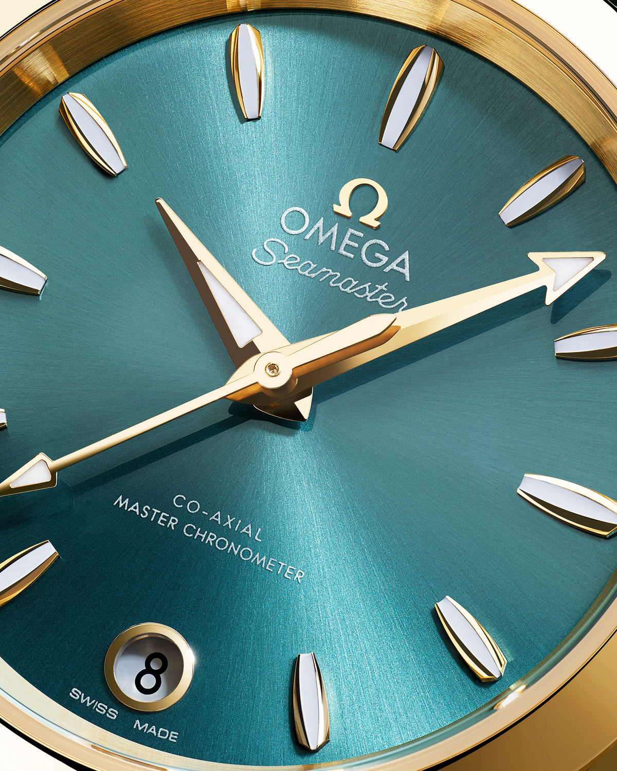 Seamaster Aqua Terra Shades 34 mm, Moonshine™ gold on leather strap - 22053342010001 - View 3