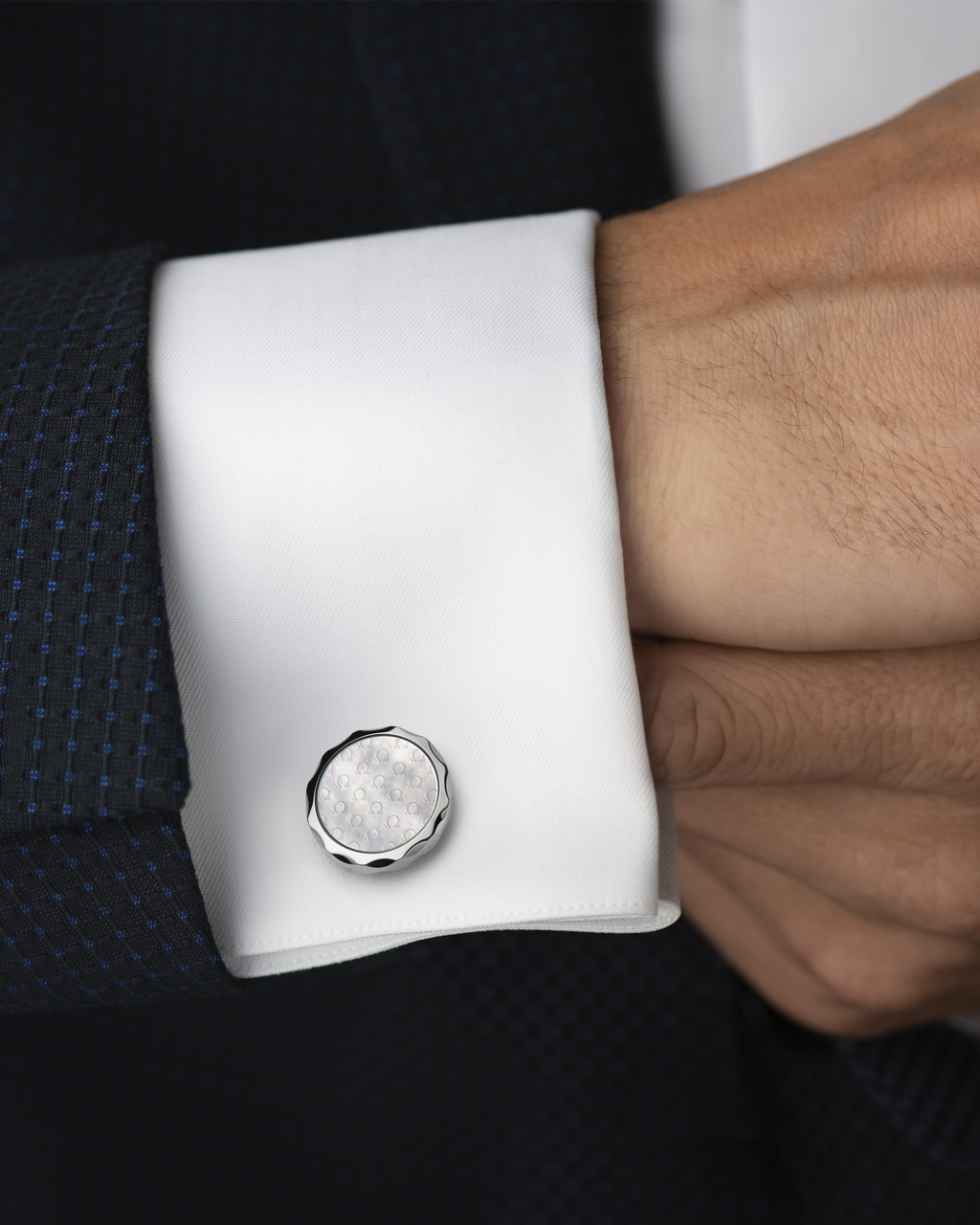 Seamaster Cufflinks, mother-of-pearl, stainless steel - C93STA0504105 - View 2