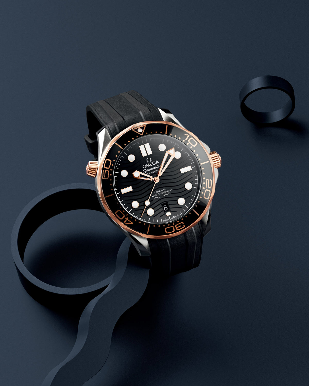 Seamaster Diver 300M 42 mm, steel - Sedna™ gold on rubber strap - 21022422001002 - View 5