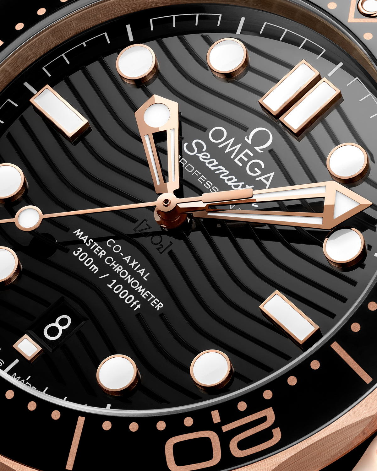 Seamaster Diver 300M 42 mm, Sedna™ gold on rubber strap - 21062422001002 - View 4