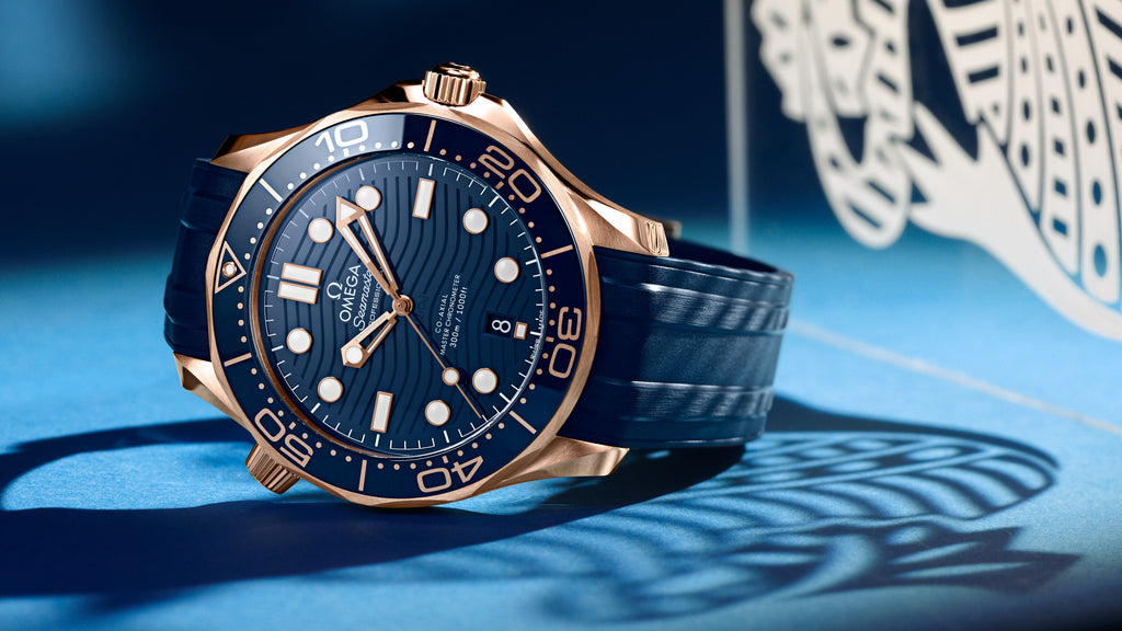 Seamaster Diver 300M 42 mm, Sedna™ gold on rubber strap - 21062422003001 - View 4