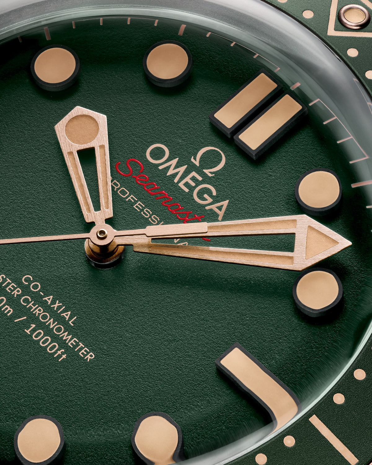 Seamaster Diver 300M 42 mm, titanium - Bronze gold on rubber strap - 21092422010001 - View 7
