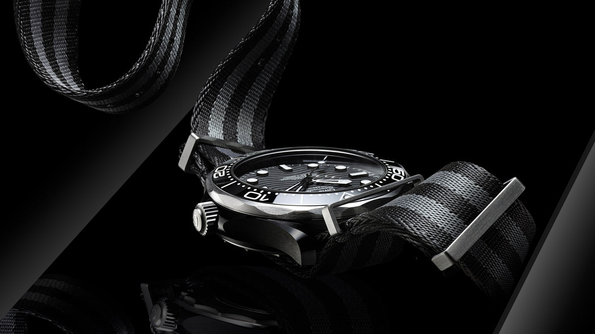 Seamaster Diver 300M 43.5 mm, black ceramic on NATO strap - 21092442001002 - View 6