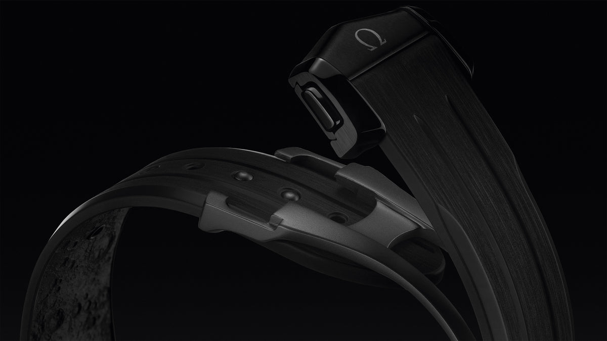 Speedmaster Dark Side of the Moon 44.25 mm, black ceramic on rubber strap - 31092445101005 - View 12