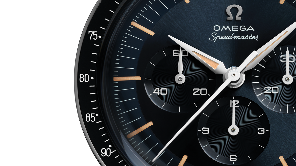 Speedmaster First OMEGA in Space 39.7 mm, steel on leather strap - 31032405006001 - View 4
