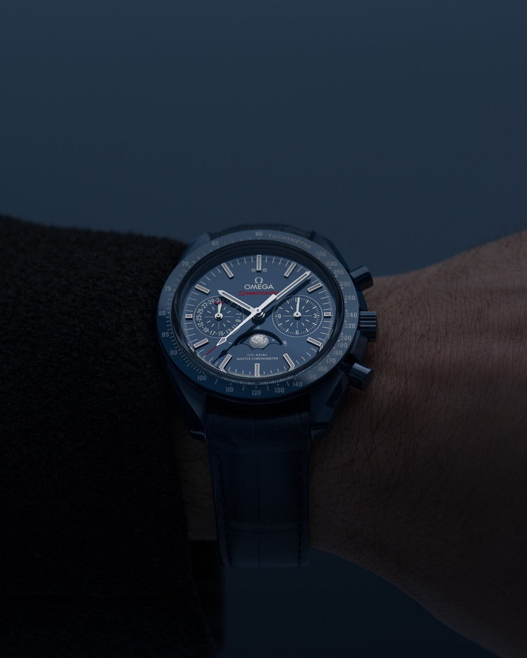 Speedmaster Moonphase 44.25 mm, blue ceramic on leather strap - 30493445203001 - View 4