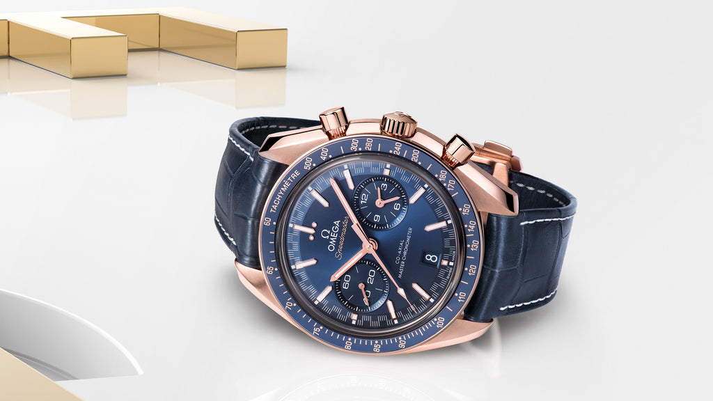 Speedmaster Racing 44.25 mm, Sedna™ gold on leather strap - 32953445103001 - View 4