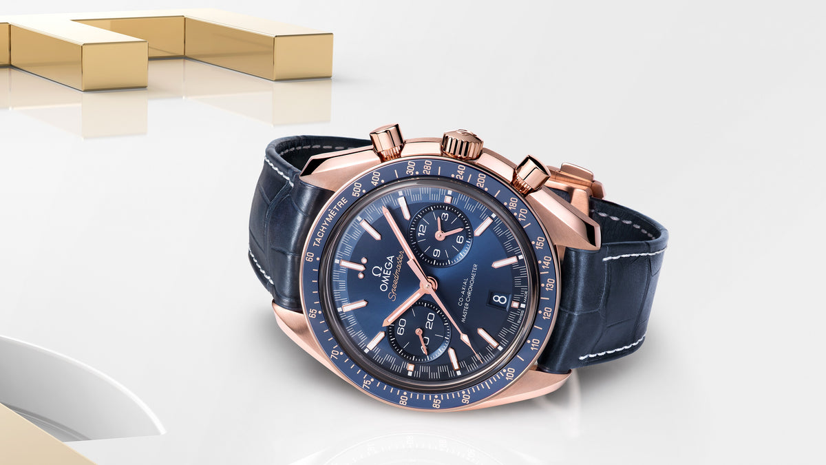 Speedmaster Racing 44.25 mm, Sedna™ gold on leather strap - 32953445103001 - View 4